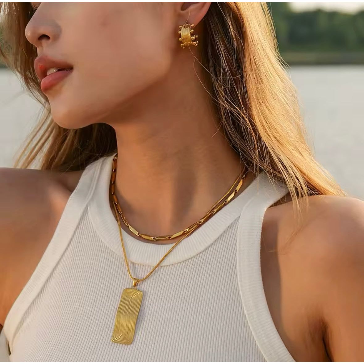 BELGIUM NECKLACE