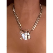 Load image into Gallery viewer, VENUS NECKLACE
