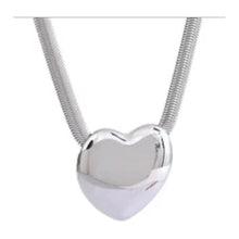 Load image into Gallery viewer, SWEETHEART NECKLACE
